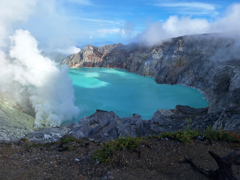 Holiday travel package with overland trip to Ijen crater tour from Bali, and then take a train to Jogja 2D Best price for overland travel from Bali to Ijen crater tour,- then take a train to Yogya 2D Best price for overland travel from Bali to Ijen crater tour,- then take a train to Yogyakarta within 2 days - 1 night holiday trip package  Ijen to Bromo Tour