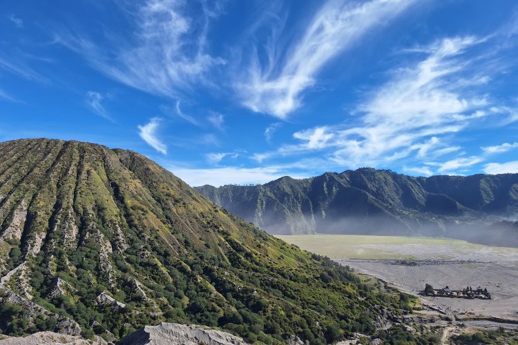 Cheap holiday travel from Malang/ Surabaya with a night train to Bromo and Ijen tour - end in Bali 2N2D Cheap holiday travel from Malang/ Surabaya with a night train to Bromo Ijen tour - end in Bali 2D Cheap holiday travel from Malang or Surabaya with a night train for Bromo and Ijen tour - end in Bali within 2 days 2 nights of natural lover trip package Ijen to Bromo Tour