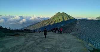 Ijen crater to Bromo tour from Bali, then continue to Jomblang and Pindul cave tours in Yogyakarta 4D Ijen crater to Bromo tour from Bali, then to Jomblang and Pindul cave tours 4D Ijen crater to Bromo tour from Bali, then continue to Jomblang and Pindul cave tours in Yogyakarta of Central Java for your best holiday travel in 4 days Ijen to Bromo Tour
