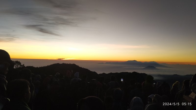 Bromo tour from Malang or Surabaya, and to Bali for 2 days trip Bromo tour from Malang or Surabaya, and to Bali for 2 days trip Drive from Malang or Surabaya to Bromo tour then to Bali for 2 days 1 night holiday trip package in East Java - Indonesia Ijen to Bromo Tour