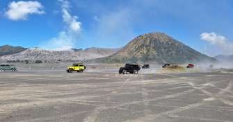 Night trip from Malang or Surabaya to sunrise view, and Bromo tour package - (return) Night trip from Malang or Surabaya to see sunrise Bromo tour package - (return) in 1 night 1 day travel Around way trip at night time from Malang or Surabaya to do sunrise Bromo tour package within 1 night - 1 day holiday travel package in East Java - Indonesia Ijen to Bromo Tour