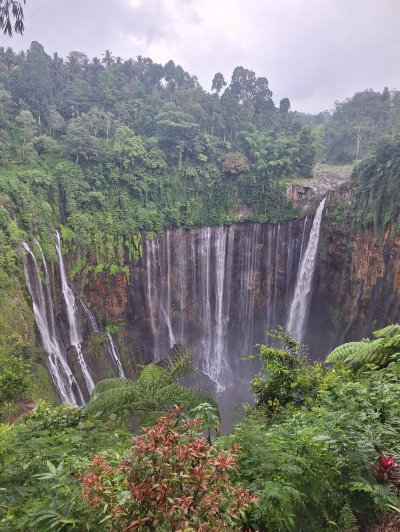 Bali travel to Bromo tour includes doing Tumpak Sewu waterfall tours,- then back to Bali 3D Ijen to Bromo Tour