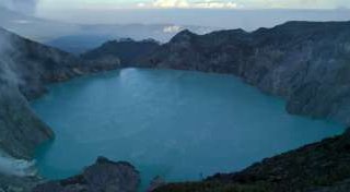 Ijen crater, Mount Bromo and Tumpak Sewu Waterfall tour Ijen crater, Mount Bromo and Tumpak Sewu Waterfall tour in East Java - Indonesia Ijen to Bromo Tour