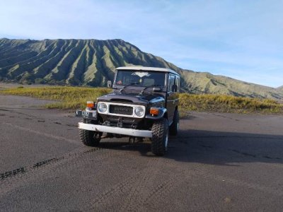 Night trip from Malang or Surabaya for Bromo sunrise & Savannah to Ijen Crater Tours Banyuwangi Ijen to Bromo Tour