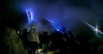 4 days Java tour from Malang or Surabaya to Tumpak Sewu, Mt Bromo and Ijen carter - then to Bali  Ijen to Bromo Tour